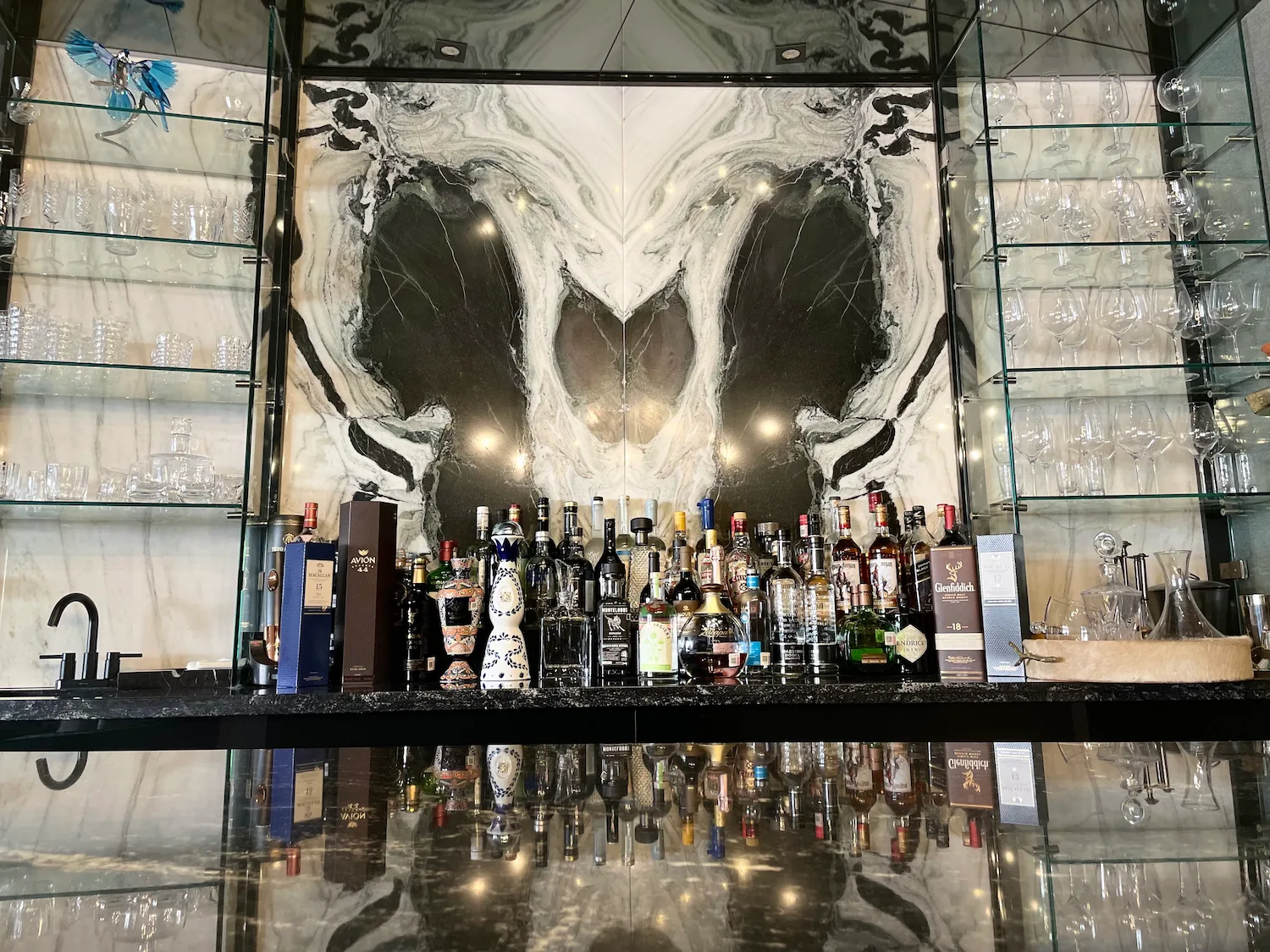 Fachada interior de estancia tipo bar