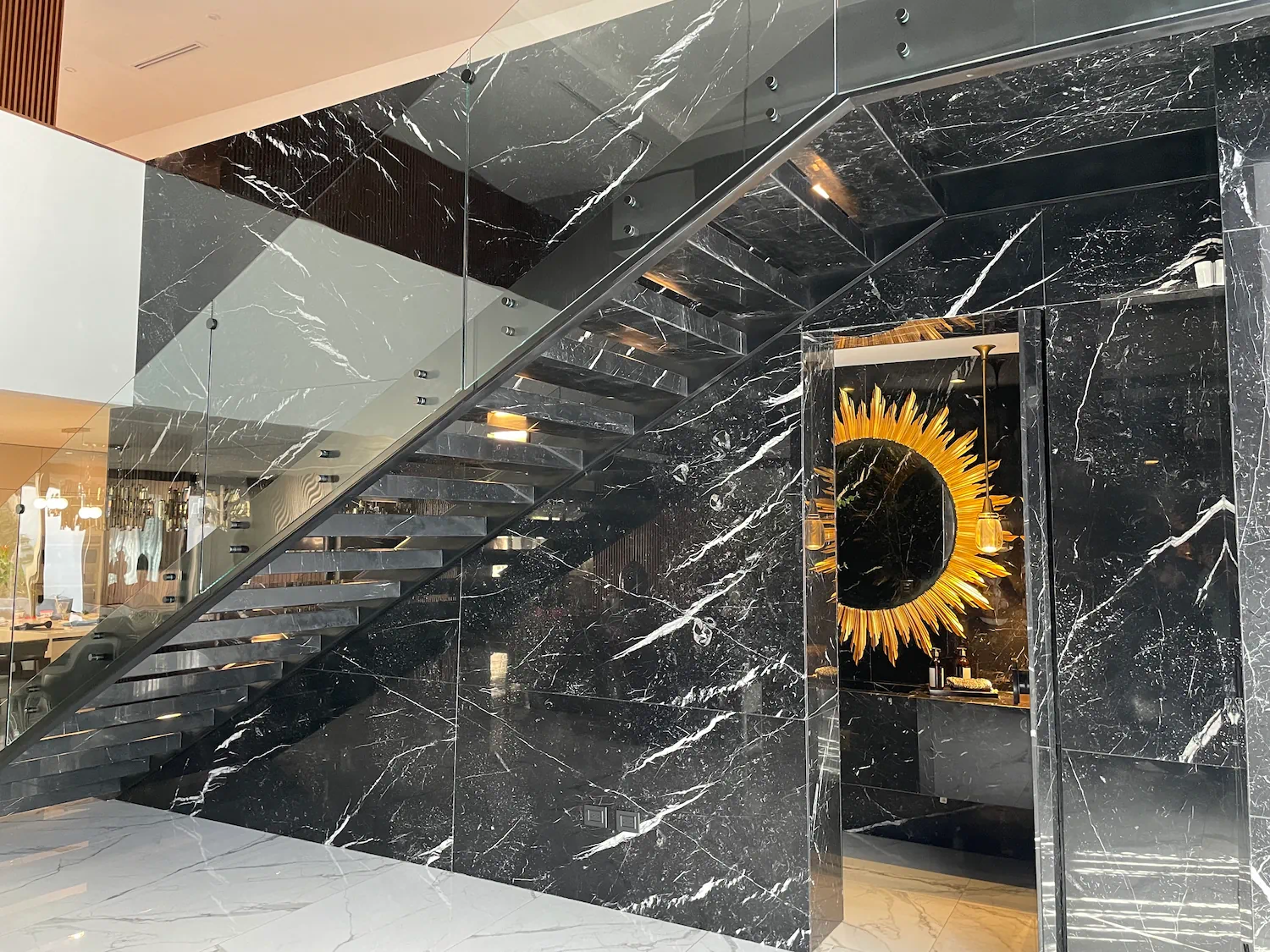 Fachada interior de escalera